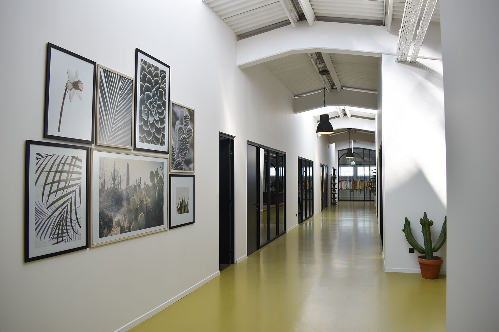 vivid textile factory pictures